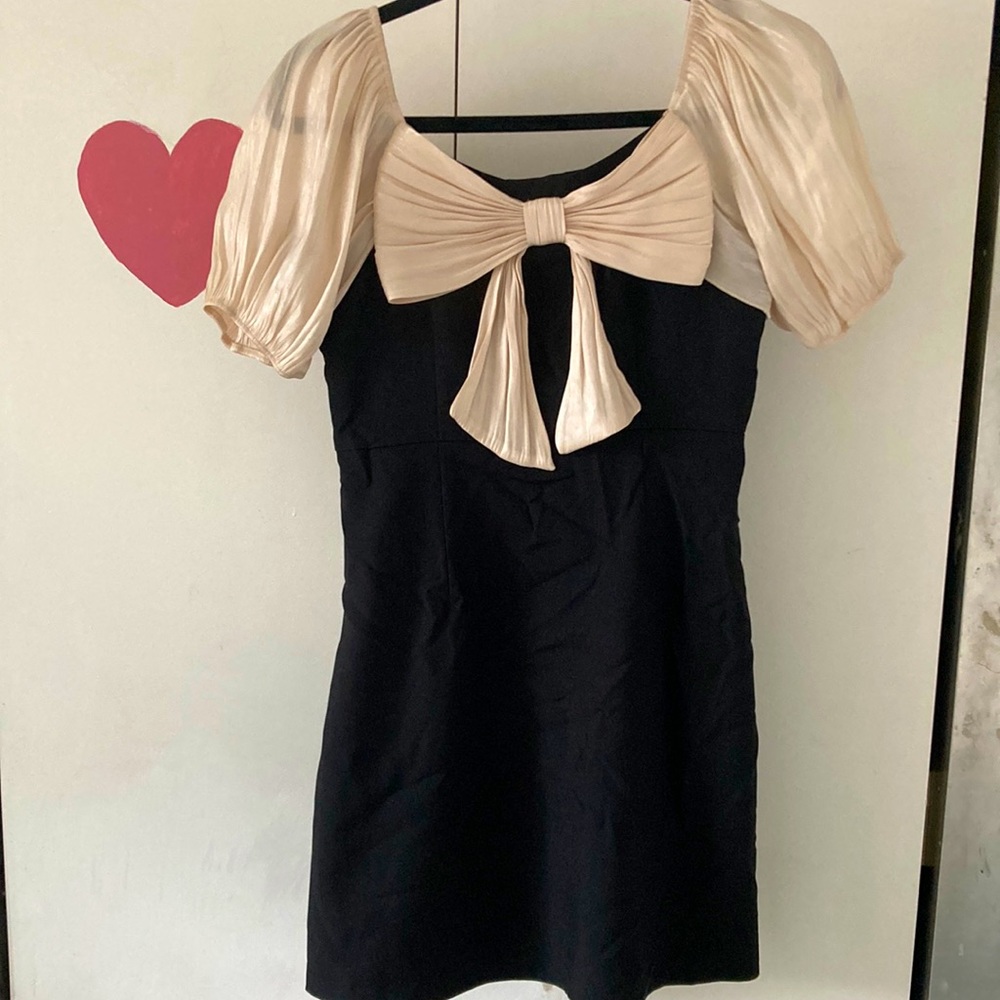 Elegant dress w/ bow || read description please
